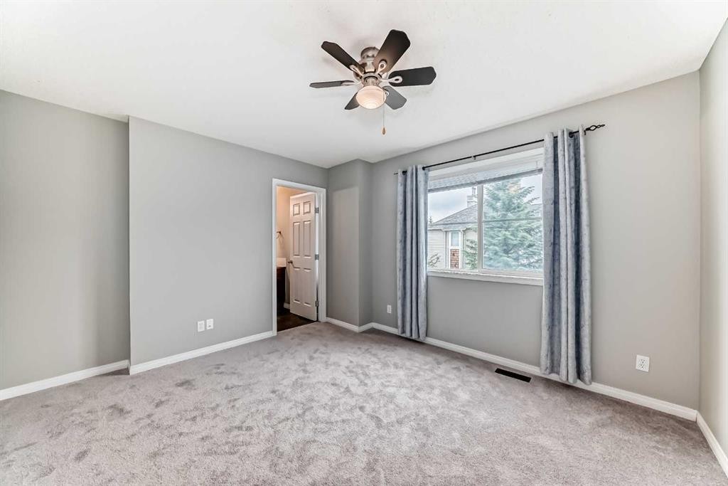 17 Copperfield Court Se, Calgary, AB