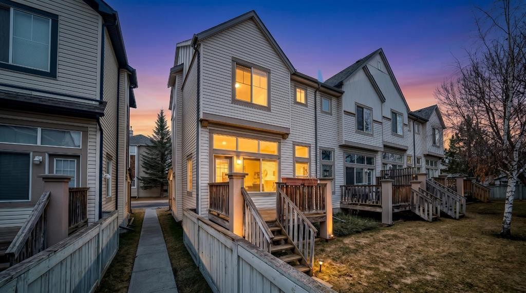 17 Copperfield Court Se, Calgary, AB