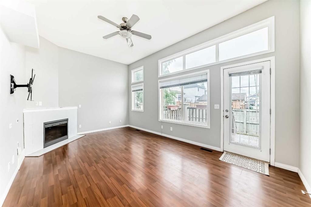 17 Copperfield Court Se, Calgary, AB