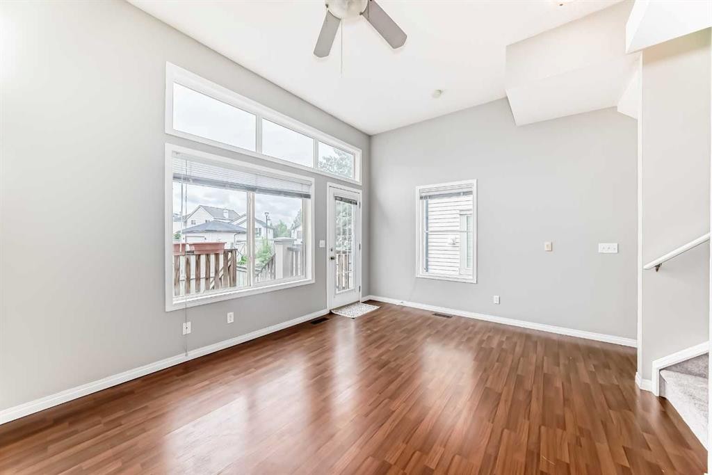 17 Copperfield Court Se, Calgary, AB
