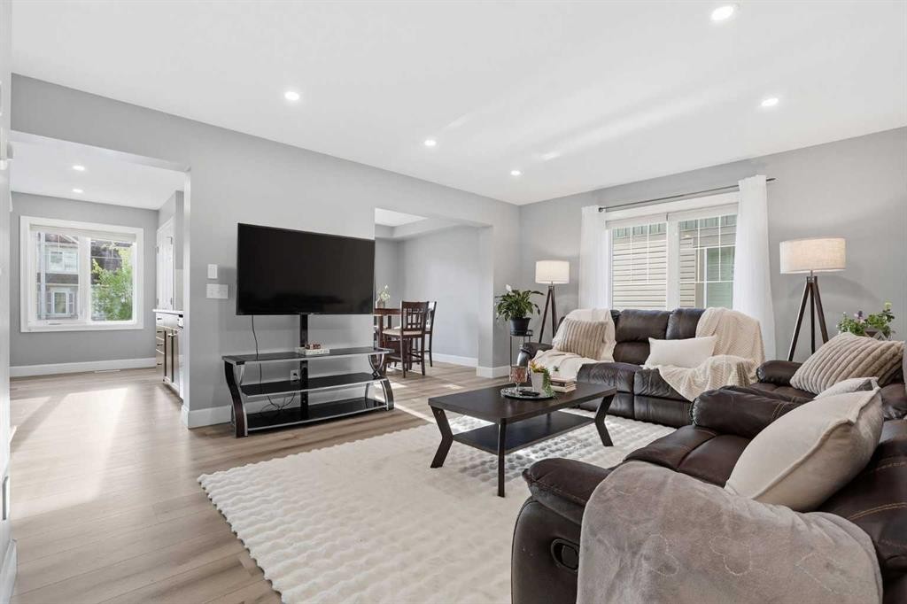 52 Windstone Green Sw, Airdrie, AB - Indoor Photo Showing Living Room