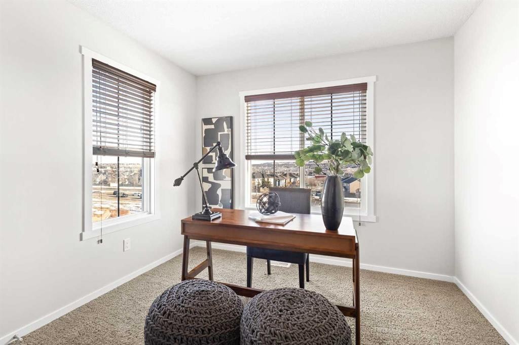 83 Evansview Gardens Nw, Calgary, AB - Indoor Photo Showing Office
