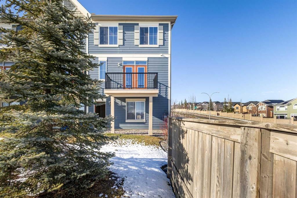 83 Evansview Gardens Nw, Calgary, AB - Outdoor With Balcony