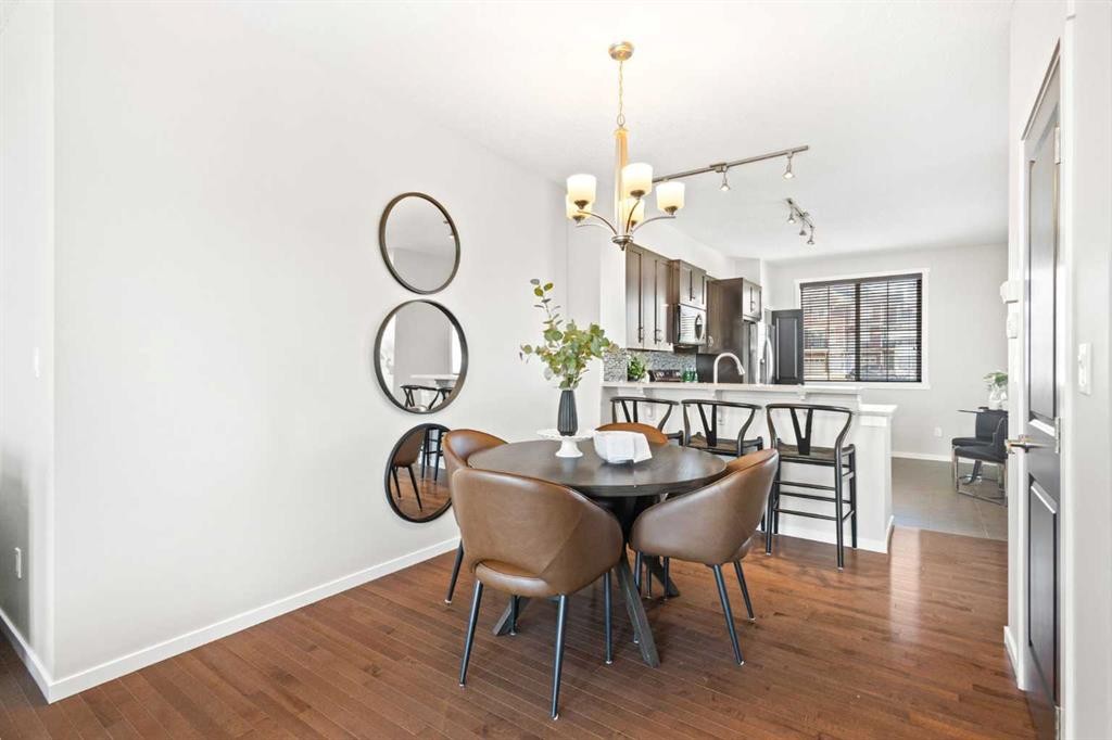 83 Evansview Gardens Nw, Calgary, AB - Indoor Photo Showing Dining Room