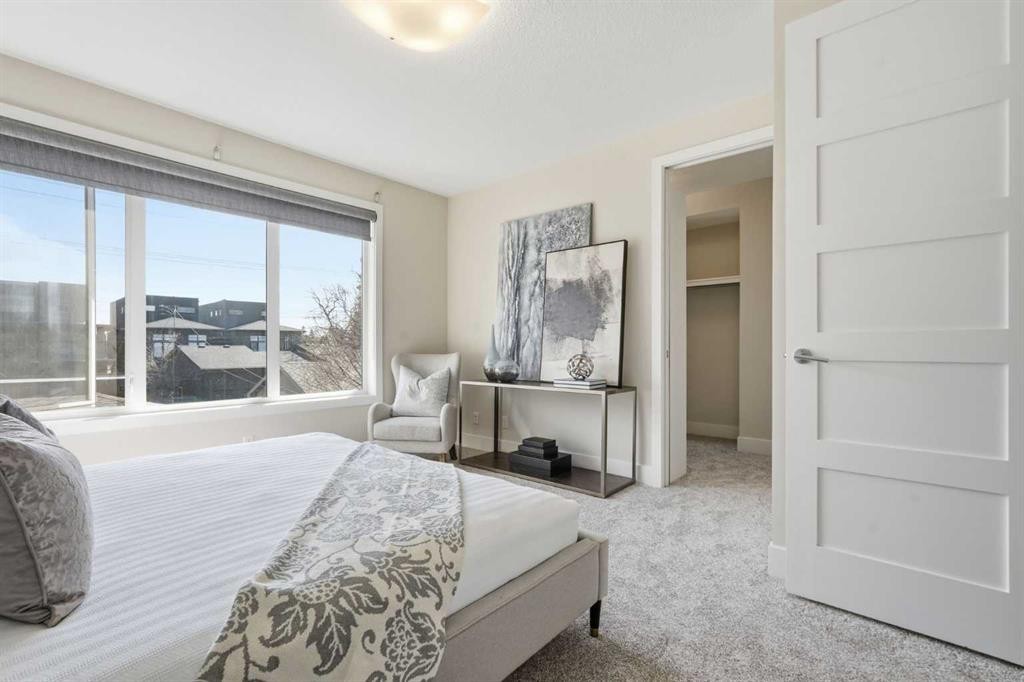 1923 49 Avenue Sw, Calgary, AB - Indoor Photo Showing Bedroom