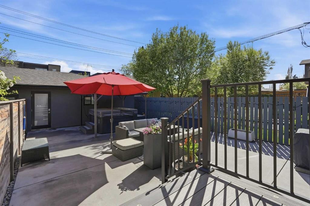 1923 49 Avenue Sw, Calgary, AB - Outdoor With Deck Patio Veranda