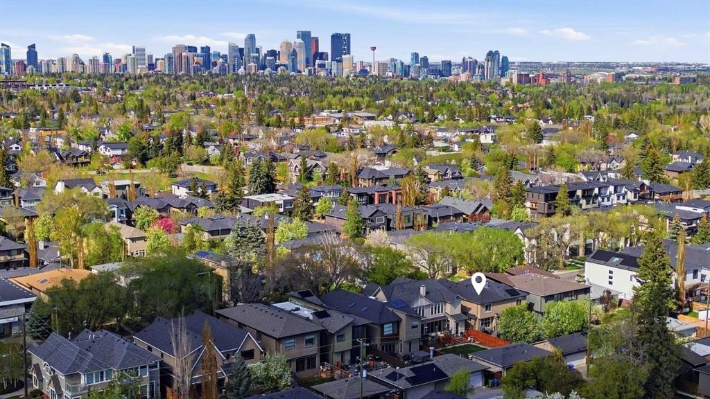 1923 49 Avenue Sw, Calgary, AB - Outdoor With View