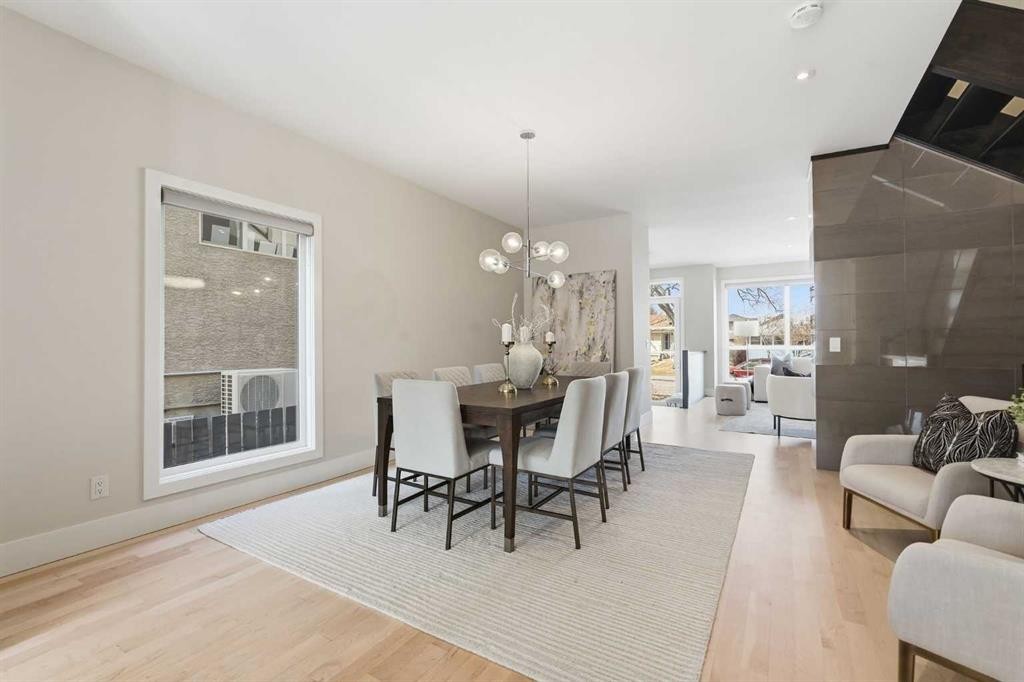 1923 49 Avenue Sw, Calgary, AB - Indoor