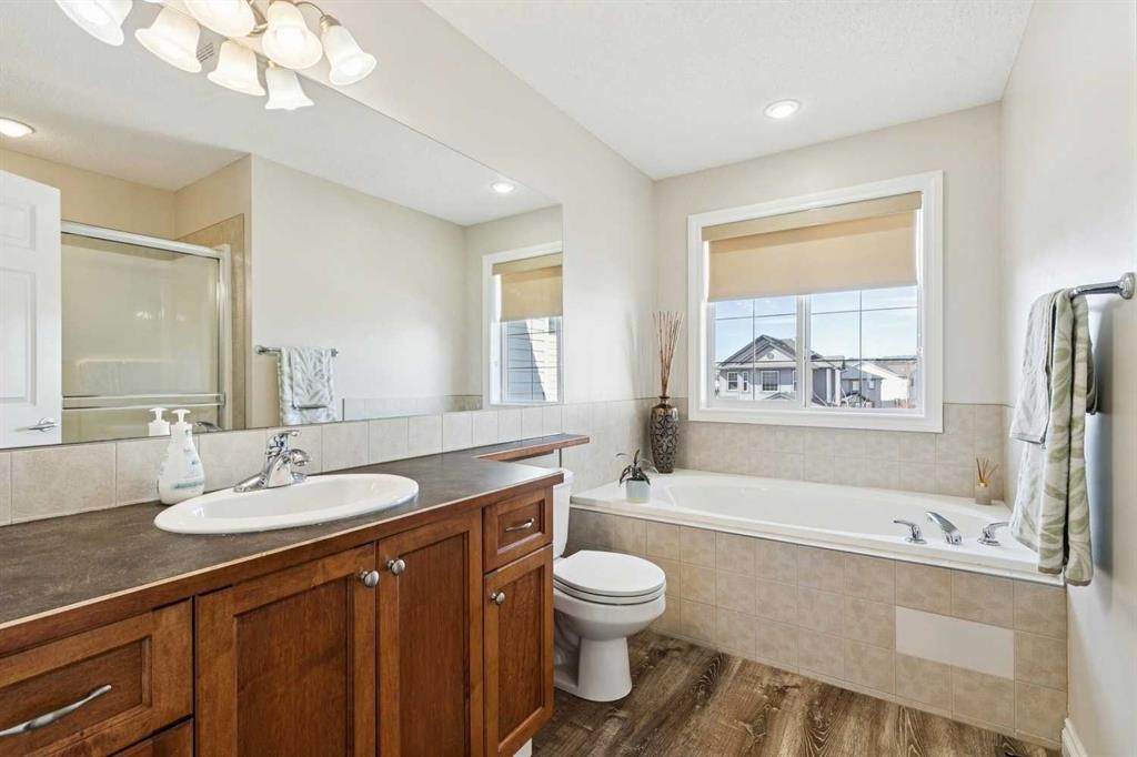 63 Westmount Circle, Okotoks, AB - Indoor Photo Showing Bathroom
