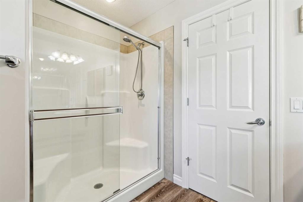 63 Westmount Circle, Okotoks, AB - Indoor Photo Showing Bathroom