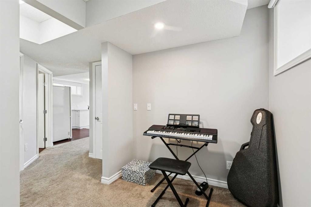 63 Westmount Circle, Okotoks, AB - Indoor Photo Showing Other Room