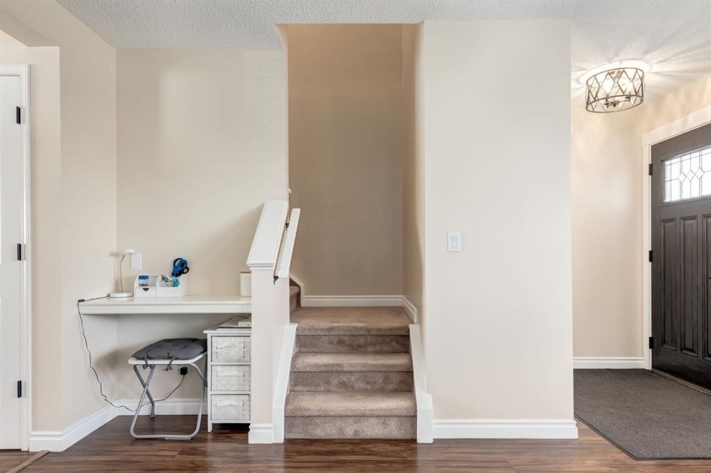 34 Arbour Crest Circle Nw, Calgary, AB - Indoor Photo Showing Other Room