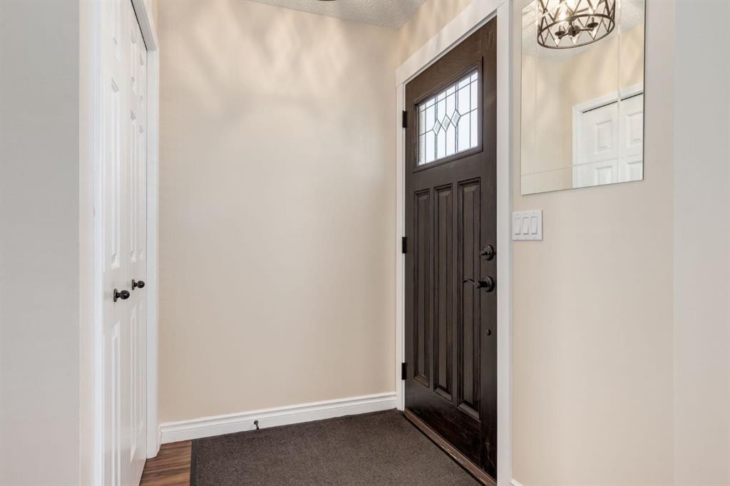 34 Arbour Crest Circle Nw, Calgary, AB - Indoor Photo Showing Other Room