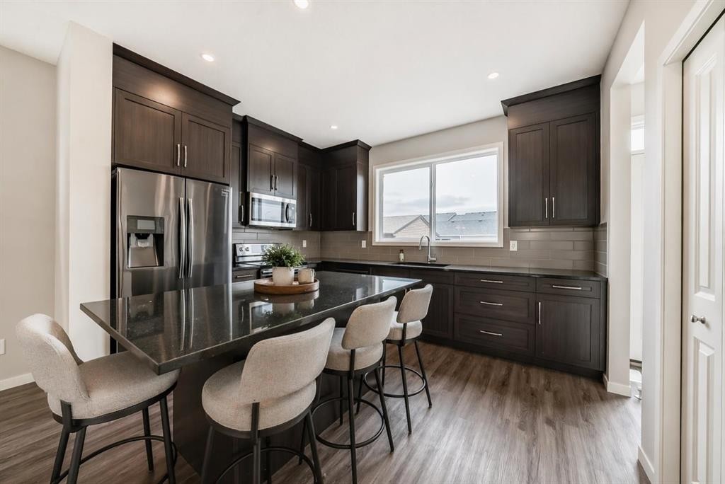 18 Willow Crescent, Okotoks, AB - Indoor