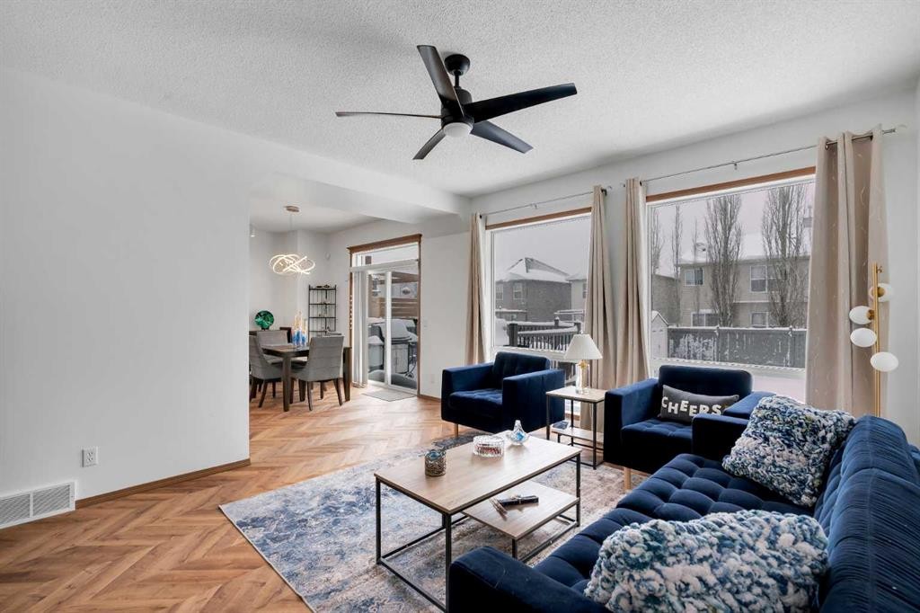 265 Bridlemeadows Common Sw, Calgary, AB - Indoor Photo Showing Living Room