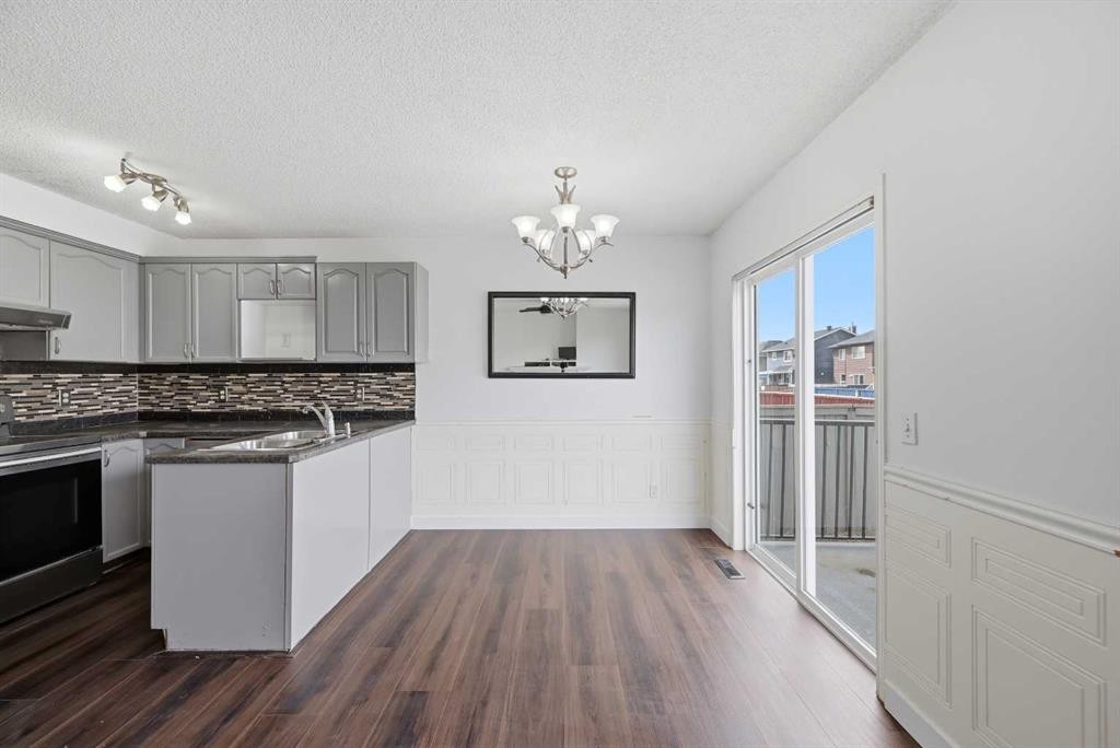 50 Saddleback Road Ne, Calgary, AB - Indoor Photo Showing Kitchen