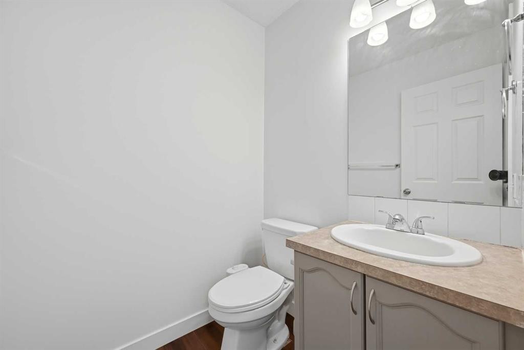 50 Saddleback Road Ne, Calgary, AB - Indoor Photo Showing Bathroom