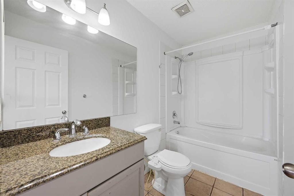 50 Saddleback Road Ne, Calgary, AB - Indoor Photo Showing Bathroom