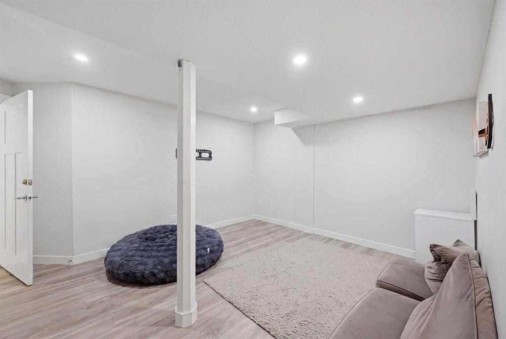 50 Saddleback Road Ne, Calgary, AB - Indoor