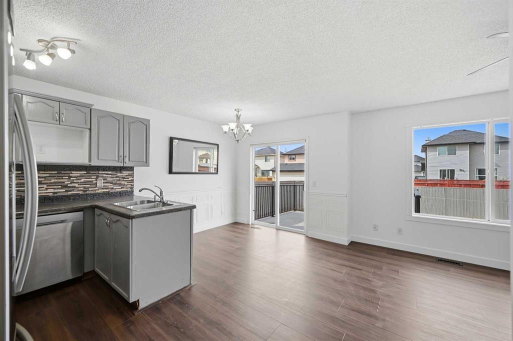 50 Saddleback Road Ne, Calgary, AB - Indoor Photo Showing Kitchen