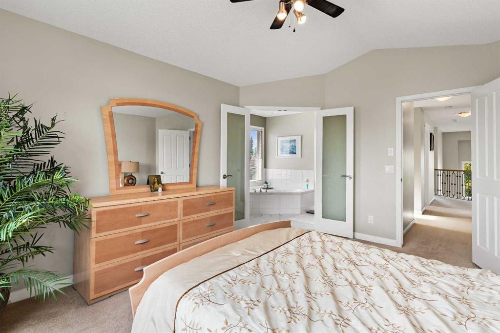 180 Cranfield Park Se, Calgary, AB - Indoor Photo Showing Bedroom