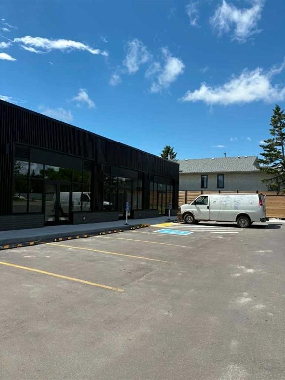 6815 26 Avenue Ne, Calgary, AB