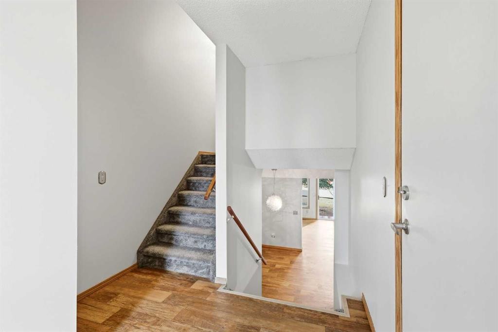 4B Millview Way Sw, Calgary, AB - Indoor Photo Showing Other Room