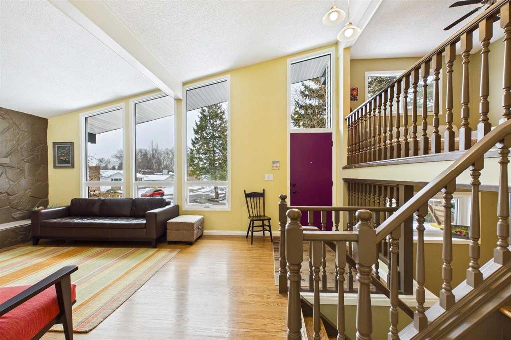 5219 Viceroy Drive Nw, Calgary, AB - Indoor