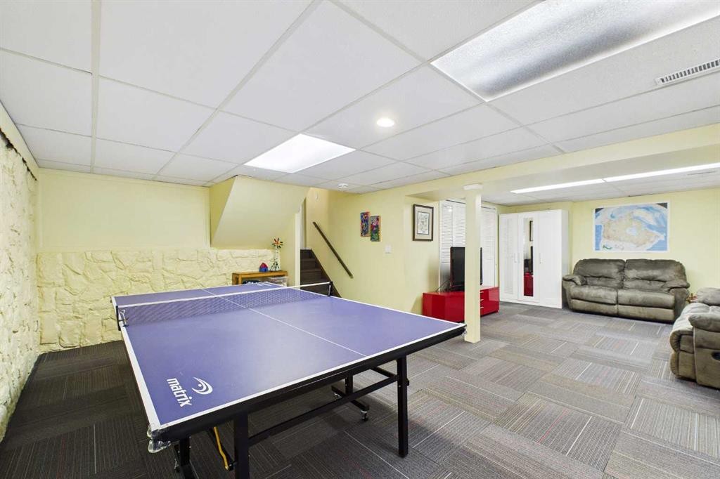 5219 Viceroy Drive Nw, Calgary, AB - Indoor