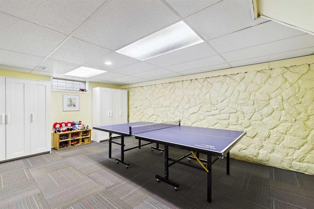 5219 Viceroy Drive Nw, Calgary, AB - Indoor Photo Showing Other Room