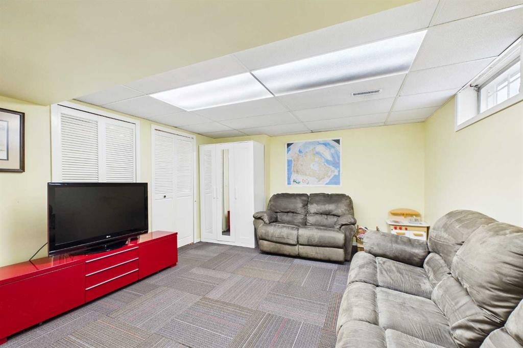 5219 Viceroy Drive Nw, Calgary, AB - Indoor