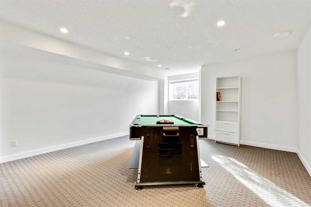 2728 Cochrane Road Nw, Calgary, AB - Indoor Photo Showing Other Room