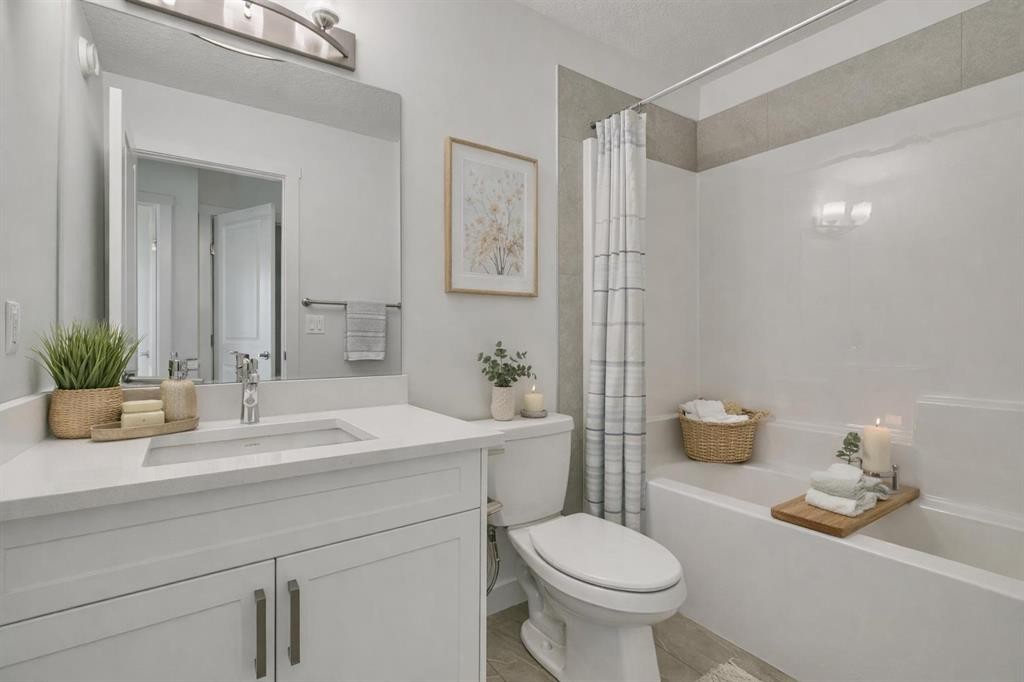 208 Belmont Way Sw, Calgary, AB - Indoor Photo Showing Bathroom