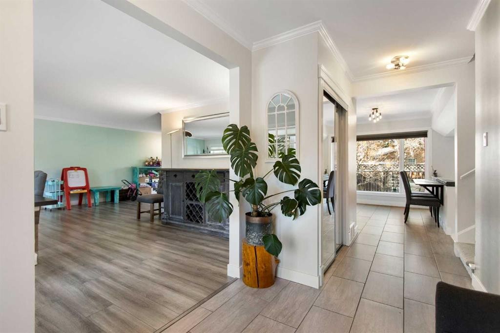 656 Willow Brook Drive Se, Calgary, AB - Indoor Photo Showing Other Room