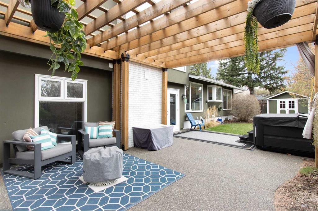 656 Willow Brook Drive Se, Calgary, AB - Outdoor With Exterior