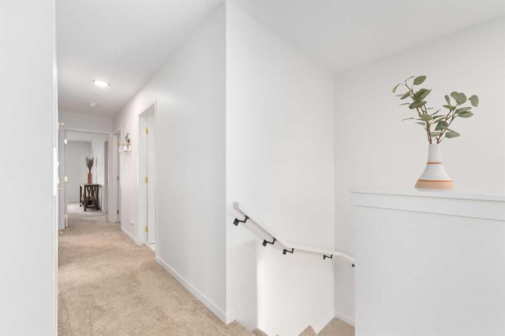 30 Edith Manor Nw, Calgary, AB - Indoor Photo Showing Other Room