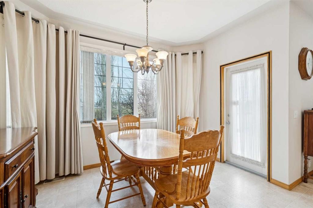 37 Cimarron Trail, Okotoks, AB - Indoor Photo Showing Dining Room