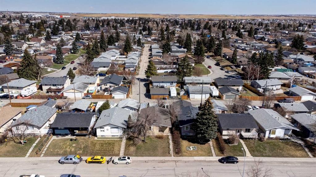 99 Dovercliffe Way Se, Calgary, AB - Outdoor With View