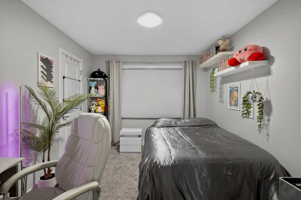 930 Sage Hill Grove Nw, Calgary, AB - Indoor Photo Showing Bedroom