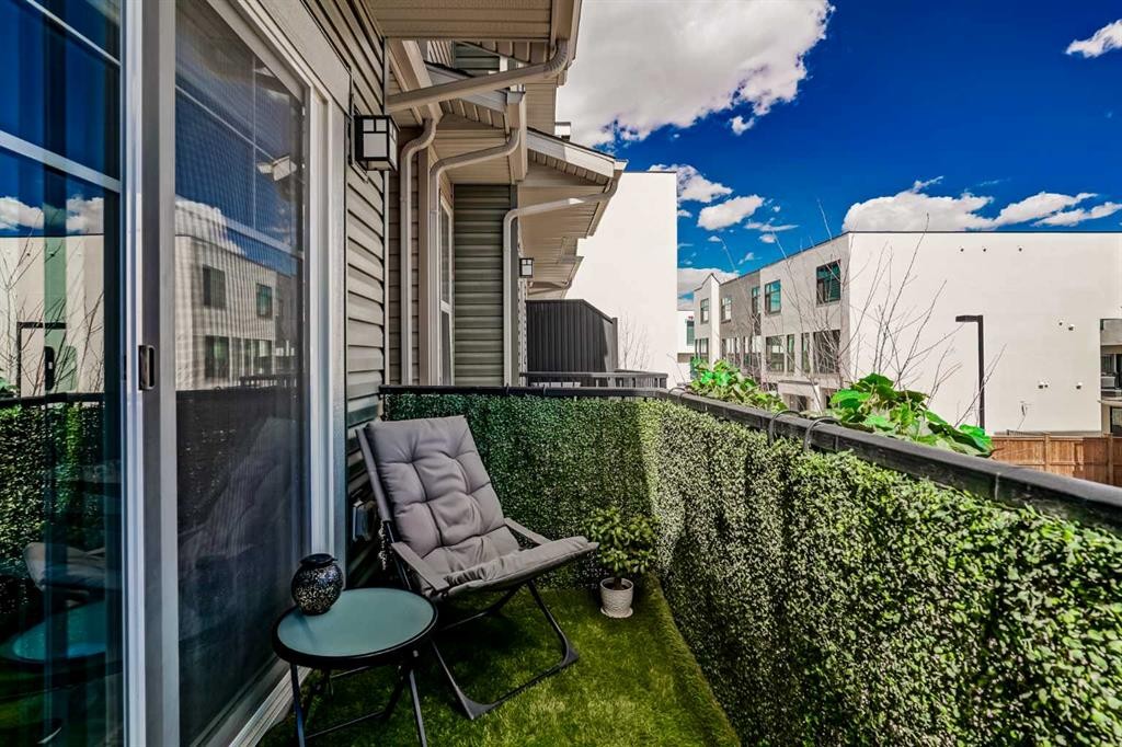 930 Sage Hill Grove Nw, Calgary, AB - Outdoor With Exterior