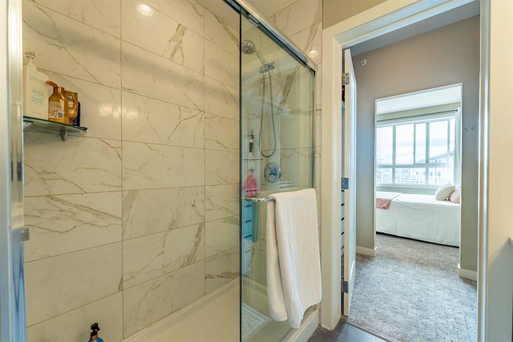 412-10 Walgrove Walk Se, Calgary, AB - Indoor Photo Showing Bathroom