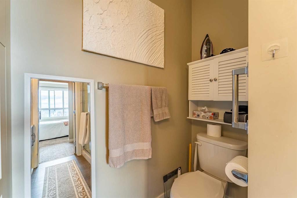 412-10 Walgrove Walk Se, Calgary, AB - Indoor Photo Showing Bathroom