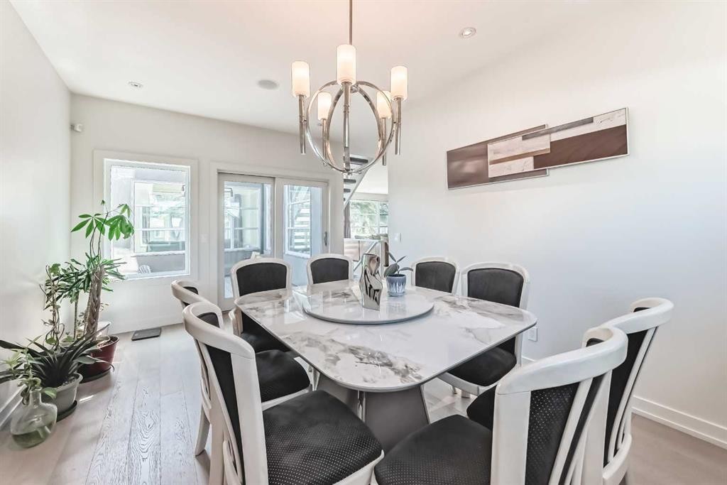 112 Hanover Road Sw, Calgary, AB - Indoor Photo Showing Dining Room