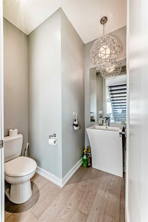 112 Hanover Road Sw, Calgary, AB - Indoor Photo Showing Bathroom