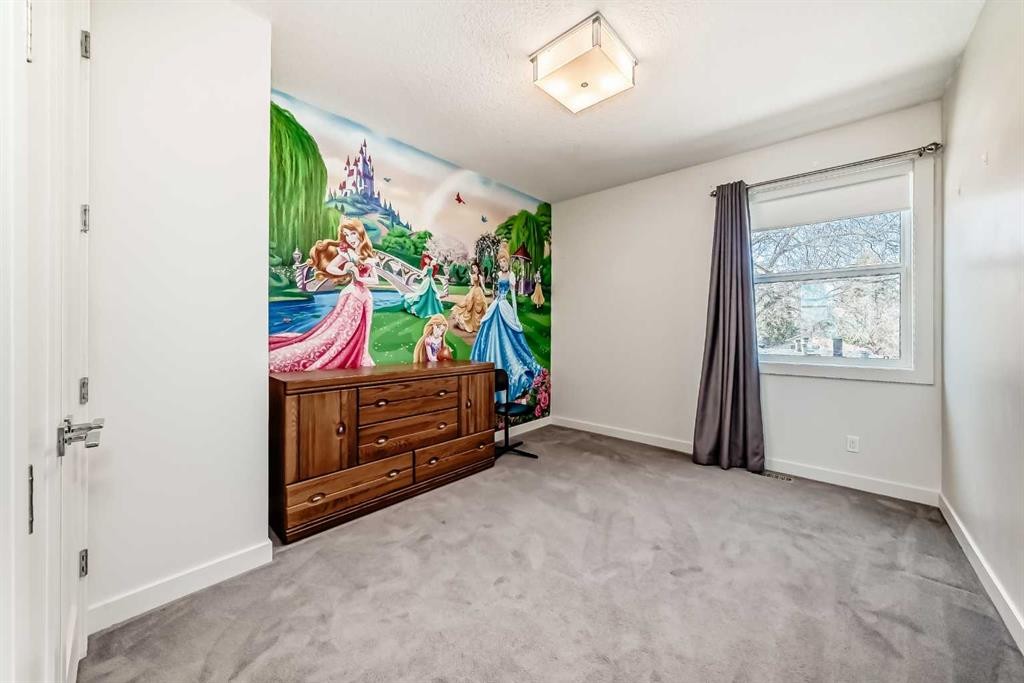 112 Hanover Road Sw, Calgary, AB - Indoor Photo Showing Other Room