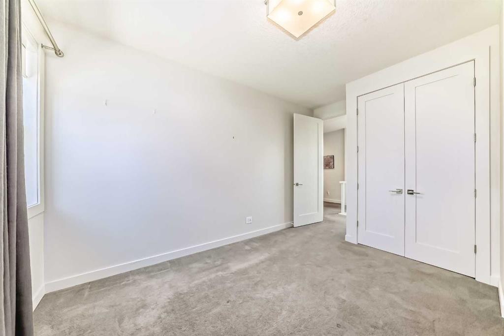 112 Hanover Road Sw, Calgary, AB - Indoor Photo Showing Other Room