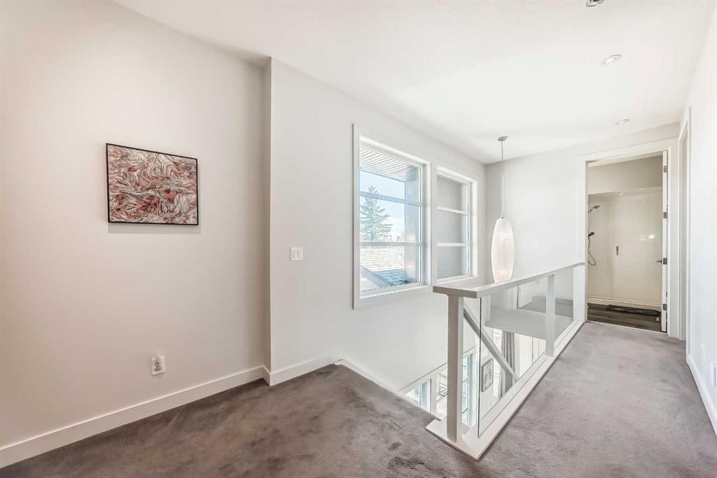 112 Hanover Road Sw, Calgary, AB - Indoor Photo Showing Other Room