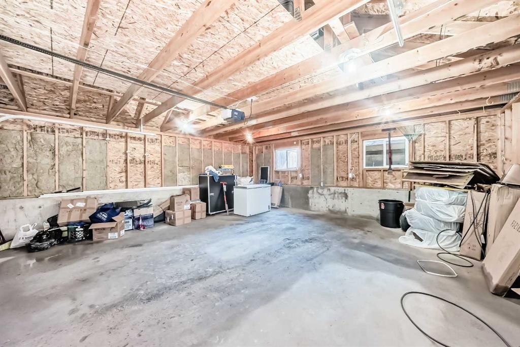 112 Hanover Road Sw, Calgary, AB - Indoor Photo Showing Garage