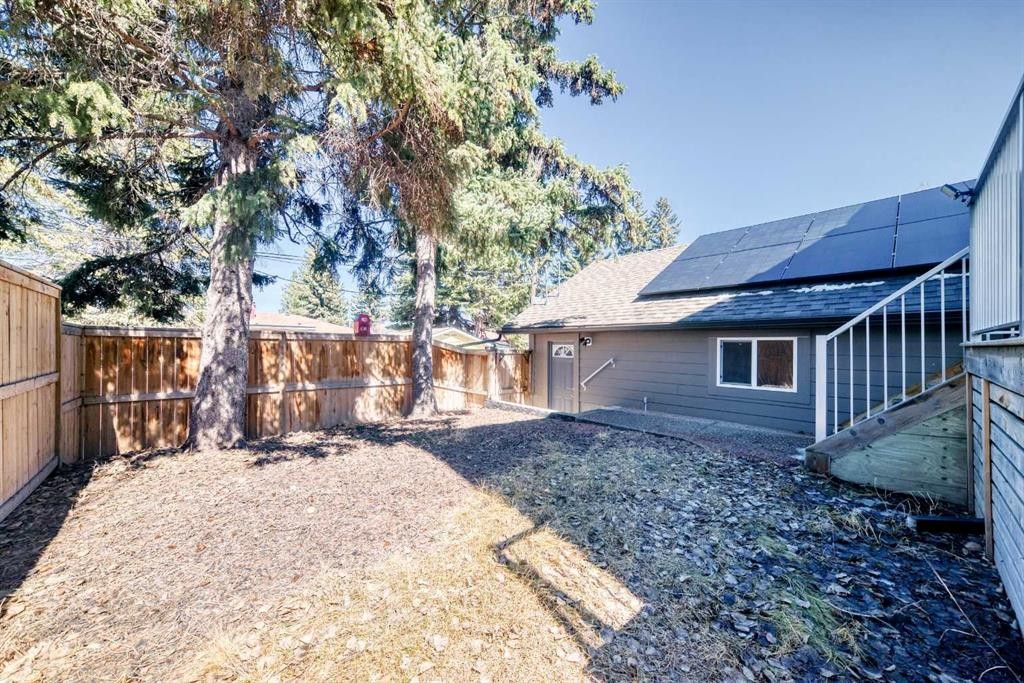 112 Hanover Road Sw, Calgary, AB - Outdoor