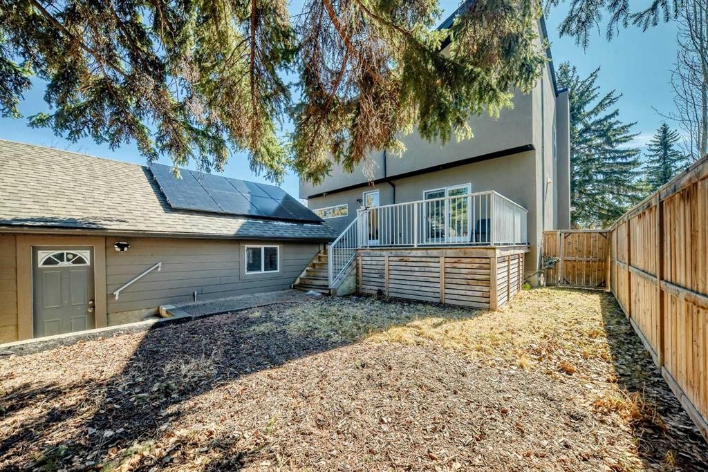 112 Hanover Road Sw, Calgary, AB - Outdoor